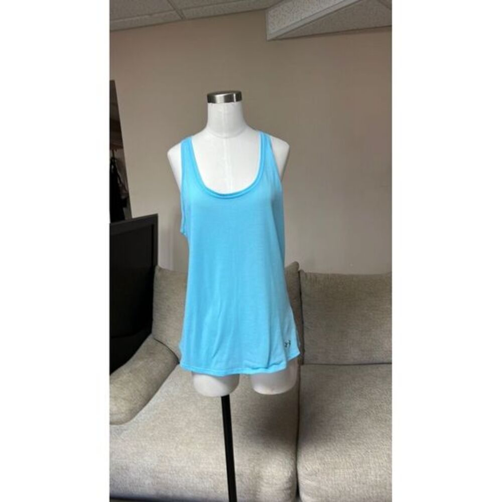 Under Armour‎ shirt